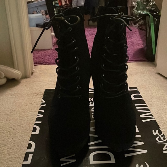 Heeled booties - Picture 1 of 5